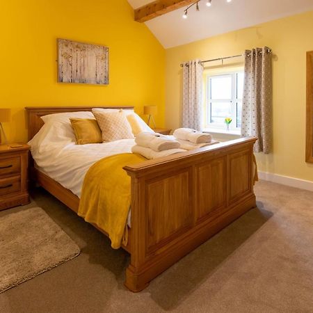 Heulog Cottage - King Bed, Self-Catering With Private Hot Tub Bodfari Exterior photo